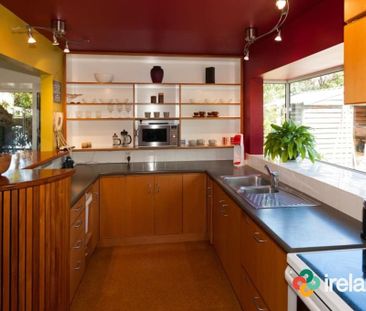 Modern, Sunny, Executive Townhouse - Photo 6