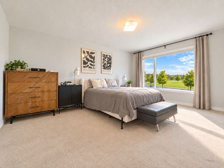 For Lease - 225 Squadron Crescent, Manor Park - Cardinal Glen and Area, Ontario - Photo 4