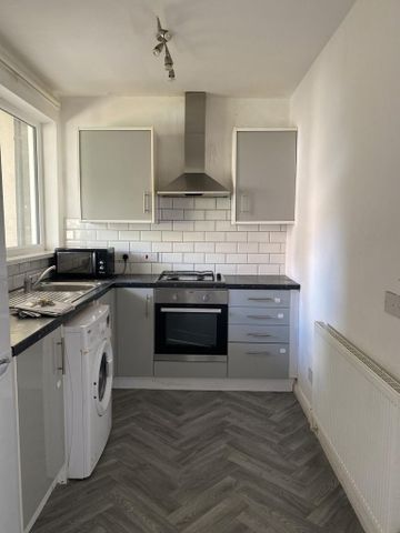 3 bedroom apartment to rent - Photo 5