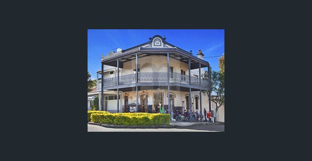 SECLUDED STYLE WITH INNER WEST CONVENIENCE! - Photo 1