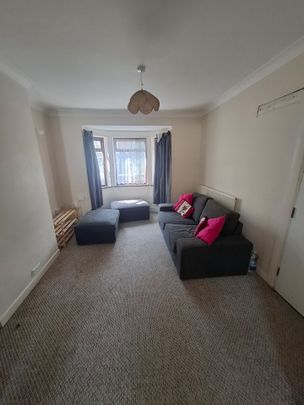 Room in a Shared House, Brickfield Road, SO17 - Photo 1