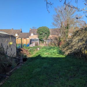 3 bedroom semi-detached house to rent - Photo 2