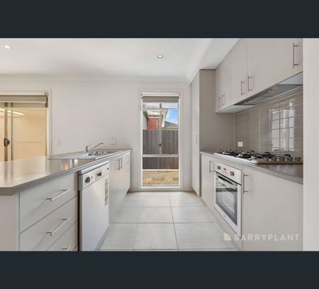 45 Morgan Crescent, Werribee, Vic 3030 - Photo 5
