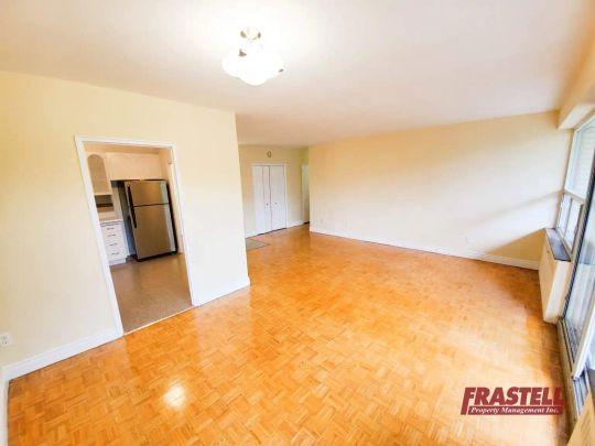 The Montebello, Toronto — 1 Bedroom - Photo 1