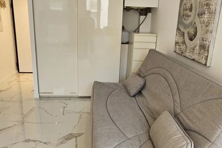 Studio Carré D'or avec balcon . - Photo 3