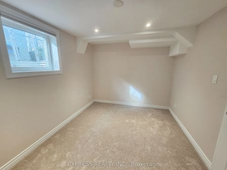 24 Darcy Magee Crescent #Basement - Photo 2