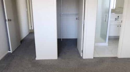 Cozy Cul-de-Sac Home with Modern Comforts - Photo 4