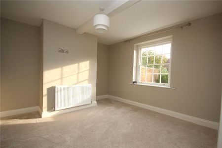 3 bedroom detached house to rent - Photo 4