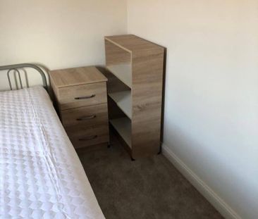 2 bedroom semi-detached house to rent - Photo 5