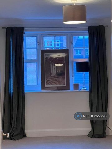 3 bedroom flat to rent - Photo 3