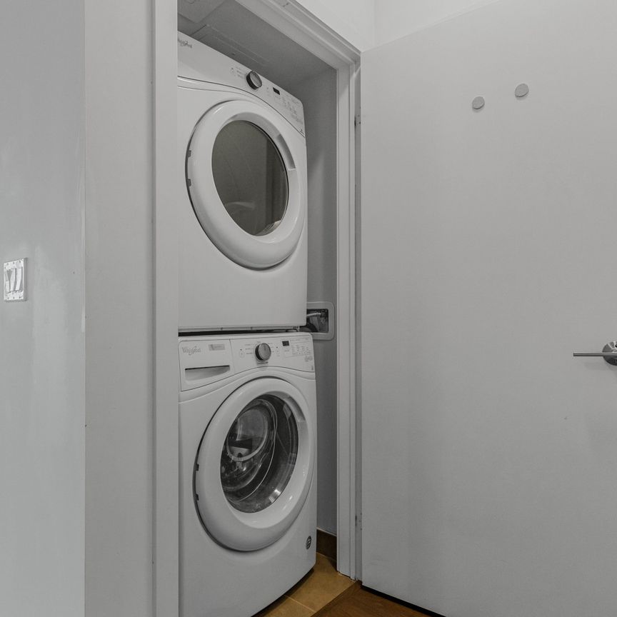 For Lease - 555 William Graham Drive Unit# PH 446, Aurora, Ontario - Photo 1