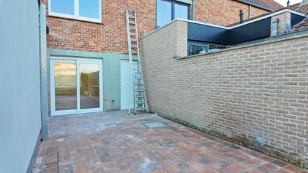 Volledig gerenoveerde woning met ruime tuin te huur! - Foto 3