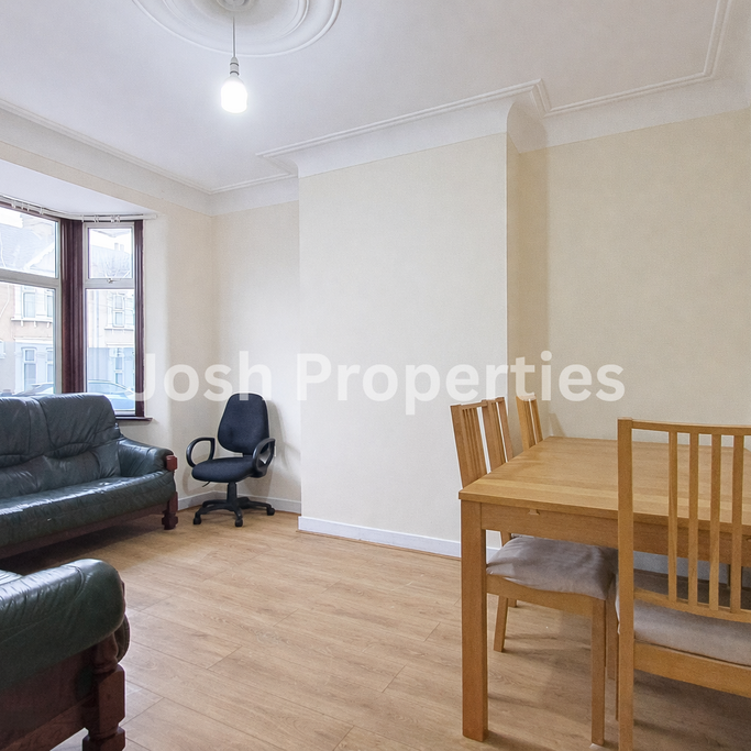 3 bedroom terraced house to rent - Photo 1