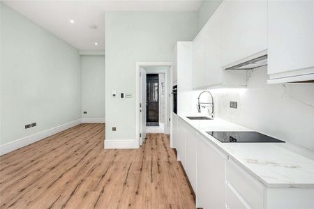 Newly refurbished Studio Flat in a desirable and highly regarded area conveniently close to Kensington Olympia (0.5 miles). - Photo 4