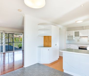 Ideal Family Home In Perfect Location - Photo 1