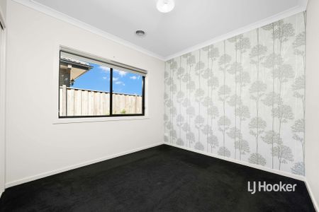 60 Cloudburst Avenue, Wyndham Vale VIC, Belconnen - Photo 3