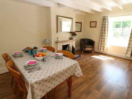 2 bedroom semi-detached house to rent - Photo 2