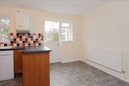 3 bedroom semi-detached house to rent - Photo 4