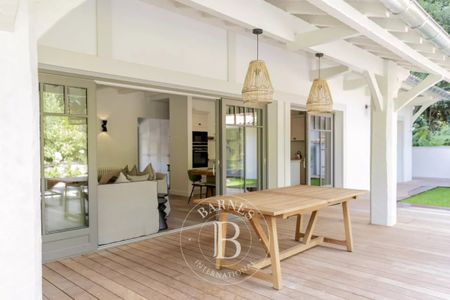 VILLA ROMALINE POUR 8 PERSONNES AVEC PISCINE CHAUFFÉE A DEUX PAS DE LA PLAGE PEREIRE À ARCACHON - Photo 5