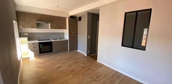 studio meublé avec coin chambre, place de la Victoire - Photo 2