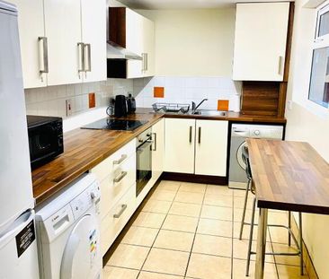 Balfour Avenue, Room 2, All Bills Included, Belfast, BT7 2FH - Photo 2