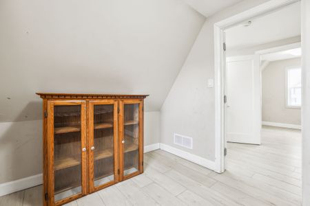 For Lease - 19 Bailey Street Unit# 2, St. Catharines, Ontario - Photo 2