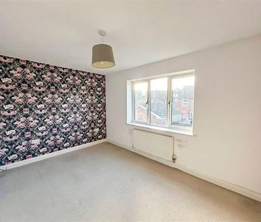 2 bedroom end of terrace house to rent - Photo 1