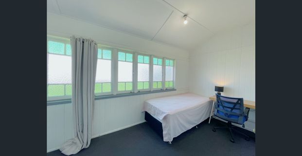 Furnished Room in Prime Red Hill Location - Photo 1