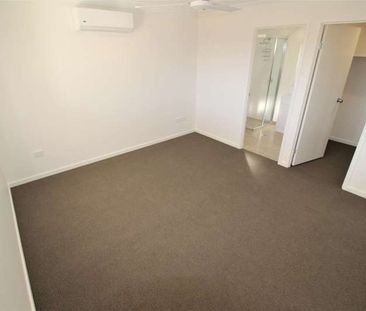 Large Home - Photo 4