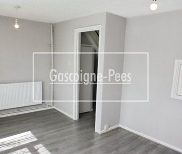 Goldsworth Park, Woking, GU21 - Photo 1