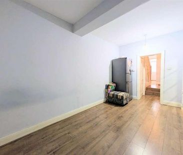 Alexandra Road, London, NW4 - Photo 5