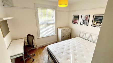 1 bedroom in a house share to rent - Photo 3