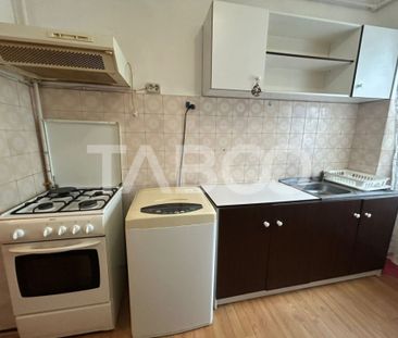 Apartament 60 mpu 3 camere cu balcon si pivnita in zona Miha - Photo 6