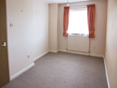 Harvard Close, Woodley, Reading, Berkshire, RG5 - Photo 5