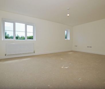 4 bed House - Detached for Rent - Photo 1