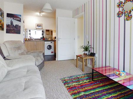 2 bedroom apartment to rent - Photo 2