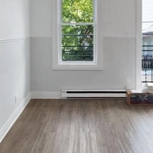 Grand 5 ½, 3 BR, 2ieme,Métro Préfontaine+poss parking libre immmediatement - Photo 2