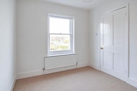 2 bedroom house to rent St. Augustine Road, Littlehampton, BN17 - Photo 3
