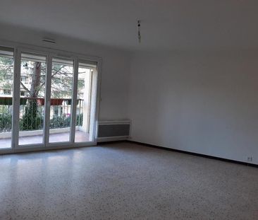 Location Appartement 3 pièces 70m² DRAGUIGNAN 83300 - Photo 3