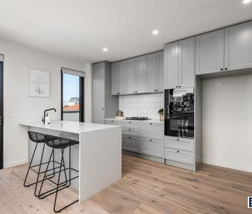 Modern one bedroom apartment - 6 Month Lease - Photo 2