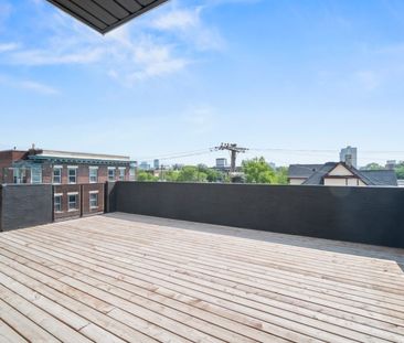Manchester: Black Accents – Penthouse Suite – 710 Westminster, Winn... - Photo 1