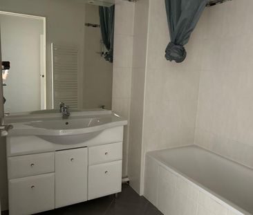 Location Appartement 3 pièces 67m² BAYONNE 64100 - Photo 6