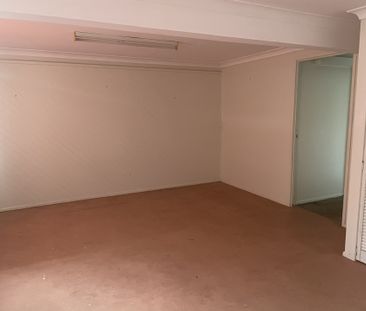 Large Family Home + Sought After Location! - Photo 1