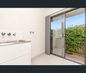 77 O'Reilly Drive, Coomera, Qld 4209 - Photo 6