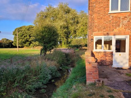 Grange Farm Cottages, West Burton, Retford - Photo 2