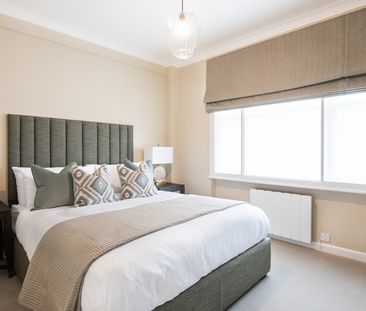 A beautifully, brand new interior-designed three-bed apartment in H... - Photo 3