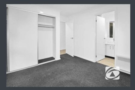“TOWNHOUSE IN HEART OF PAKENHAM” - Photo 4