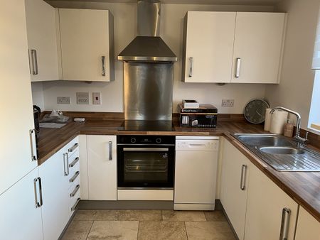 1 Bed Flat, Spa Road, SE16 - Photo 5