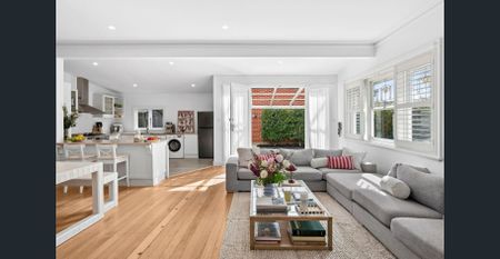 Timeless Character Charm - Photo 3