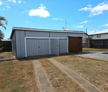 SPACIOUS 3 BEDROOM HOME WITH A 3 BAY SHED! - Photo 6
